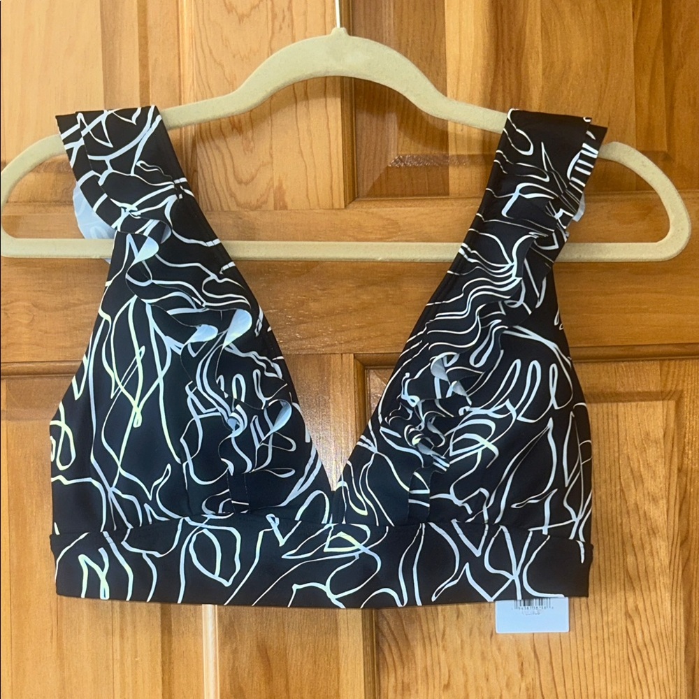 NWT Sunsets Black and White Bikini Top